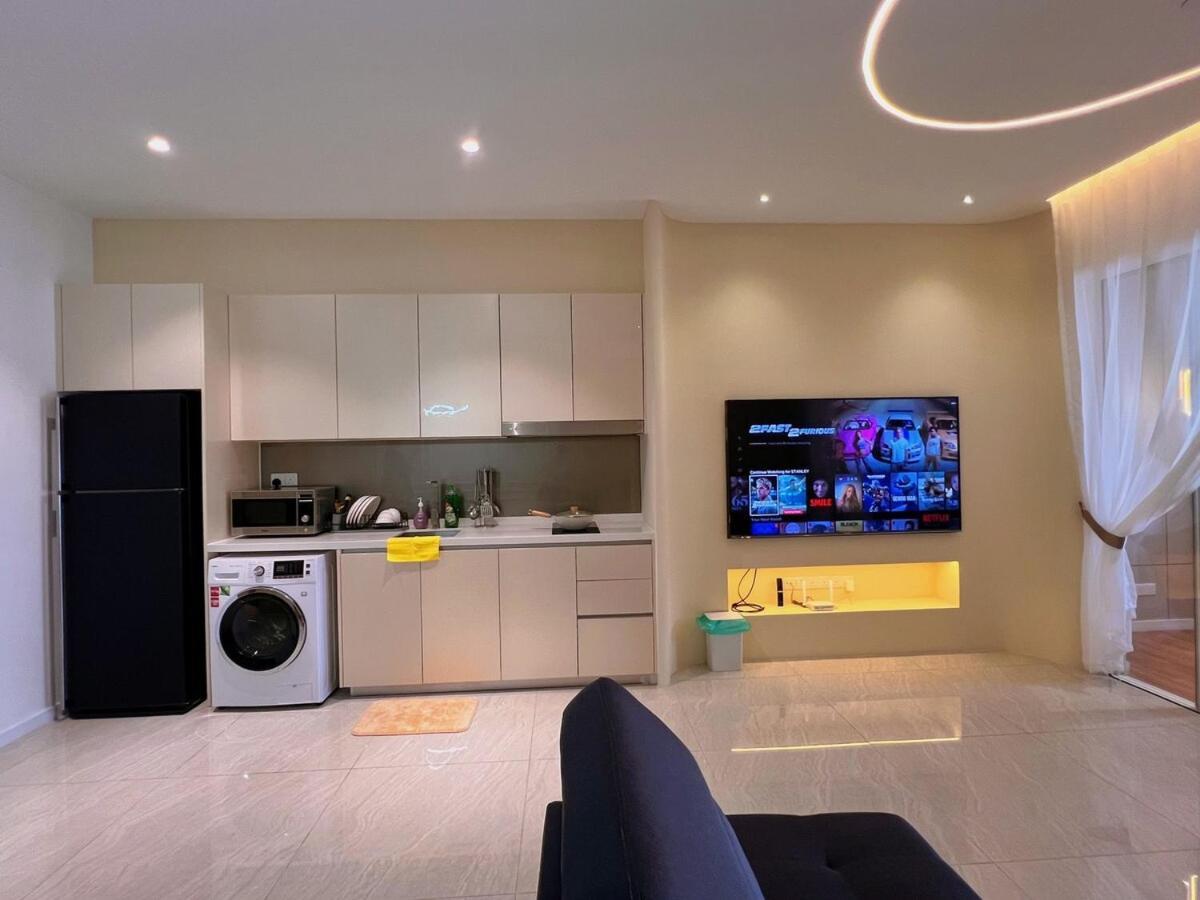 Lovely & Comfy Quill Residence, Near Monorail& Quill Mall Apartamento