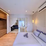 Lovely & Comfy Quill Residence, Near Monorail& Quill City Mall